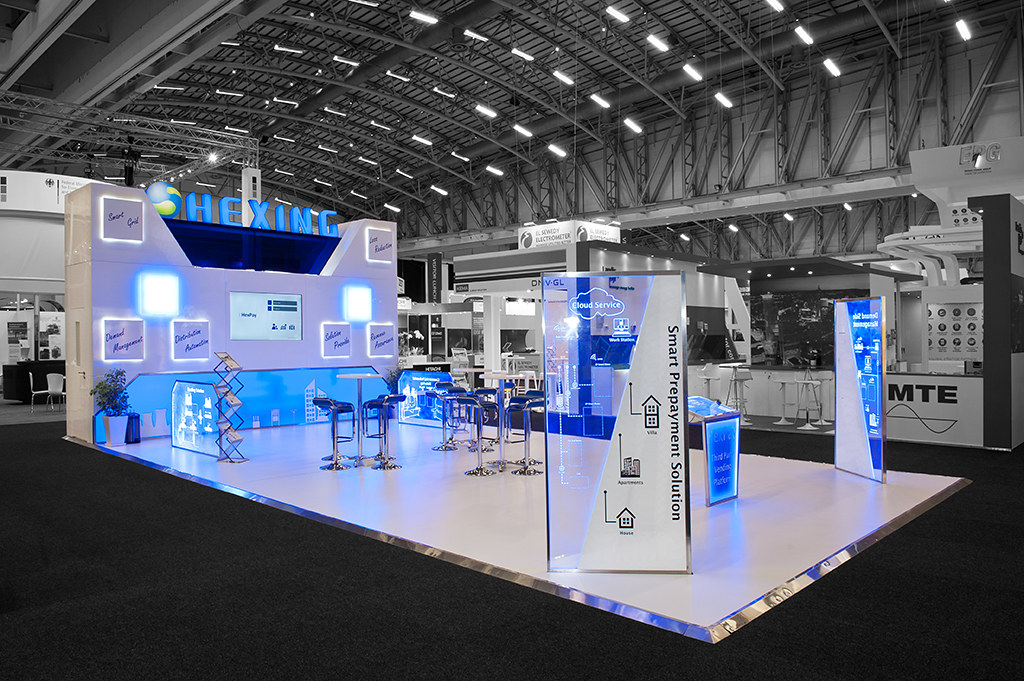 Custom Exhibit Booths: Tips to Stand Out from the Crowd
